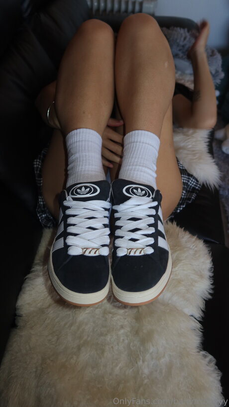 balencibby star adult photo