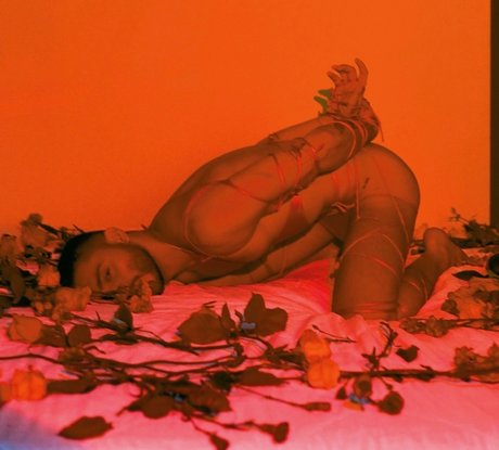 MAVERICK_ star naked pic