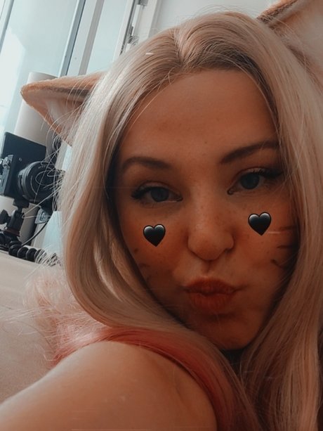 _nani on indefinite leave_ model nude picture