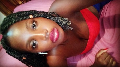 _SexyRueGirl_ model xxx picture