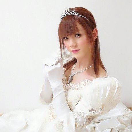 _Satin Fetish_ nude actress pics