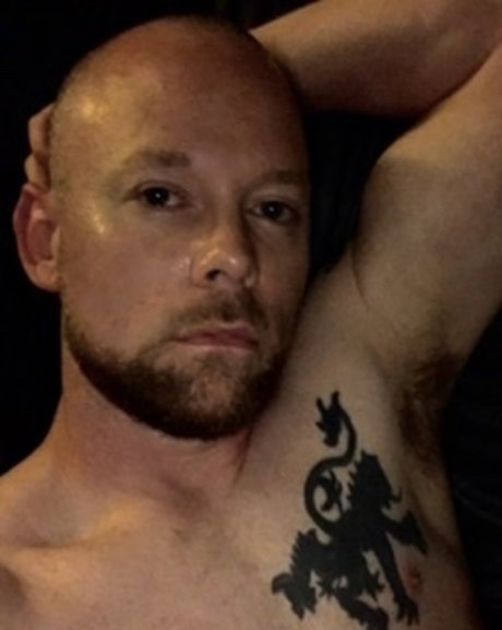 MeetMeInTheLou nude pornstar picture