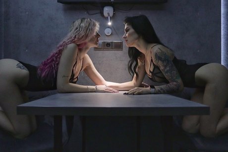 Liza and Lili erotic model photos