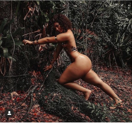 Beazus erotic pornstar pics