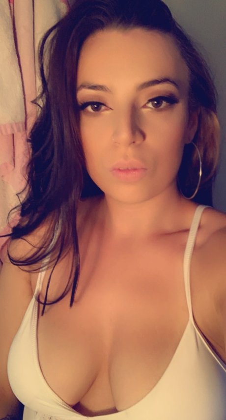 A maze ing beautiful model pics