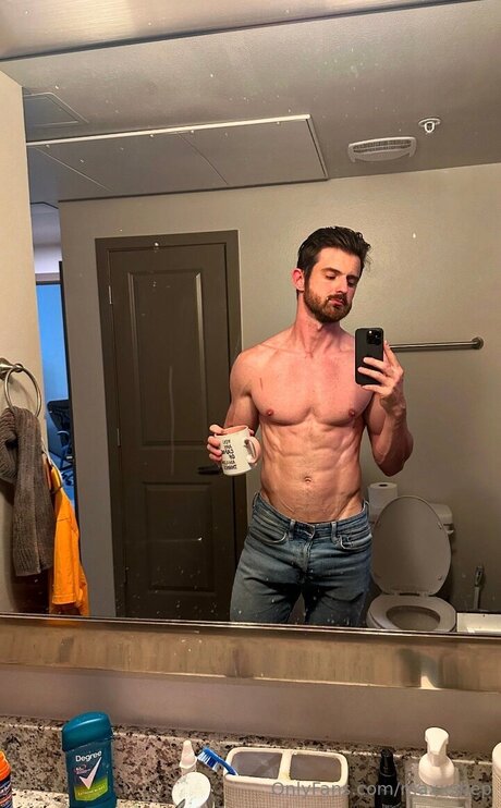 Max Shepard pornstar pretty img