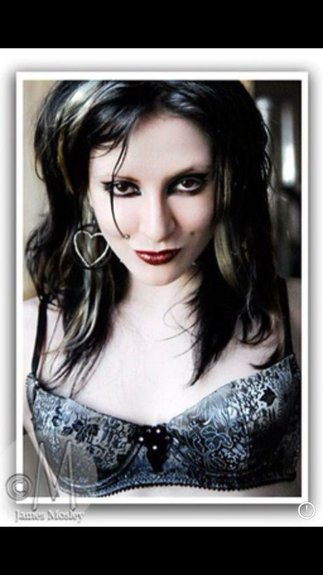 Metal Marion nude pornstar pic