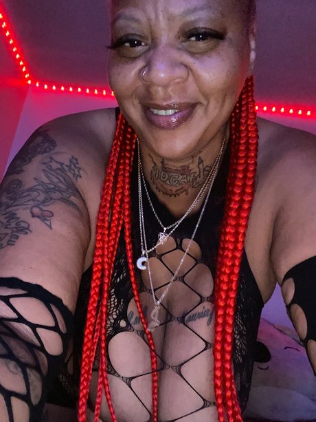 Meme Simon nude star archive