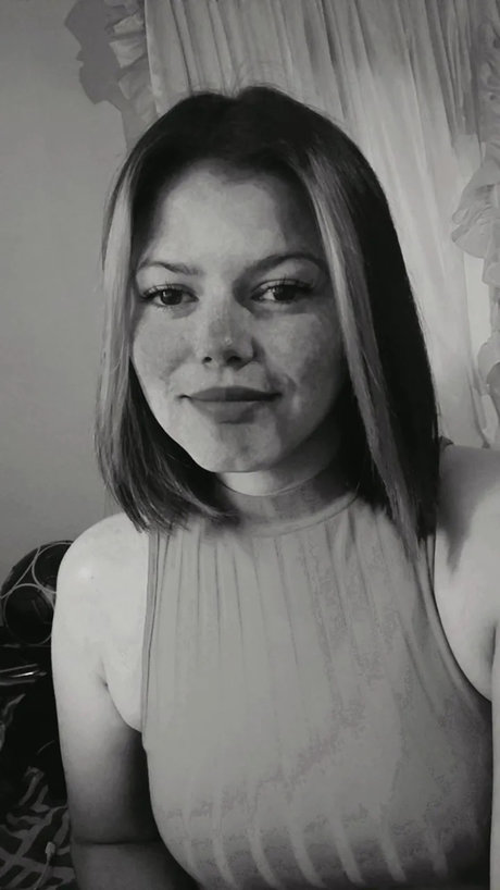 Melissa 03 erotic model gallery