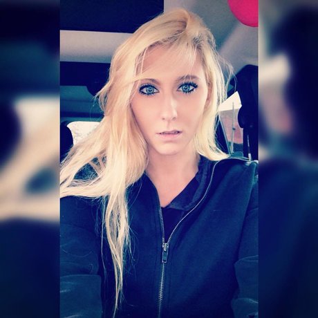 Brittany Hazen beautiful star img