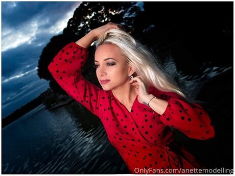 Aneta Hradecka exclusive star images