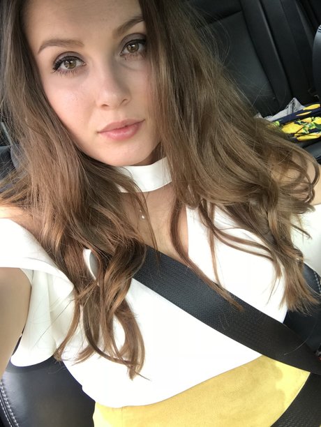 melaacapellaprivat star nude picture