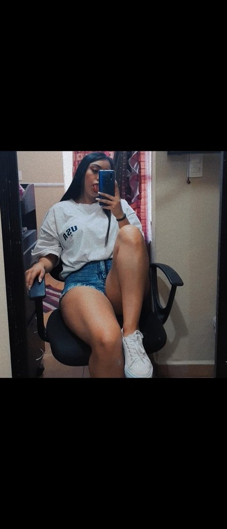 Melani Pineda nice model photos