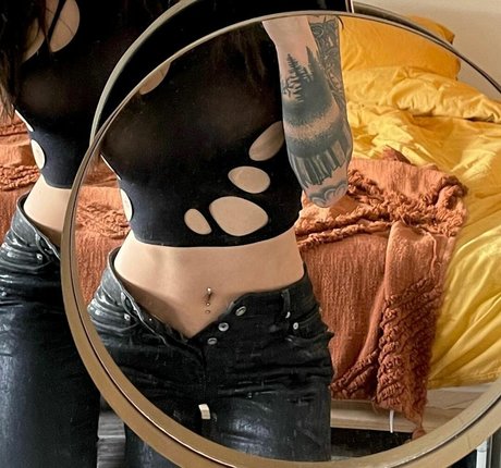 hooters onlyfans hot nude img