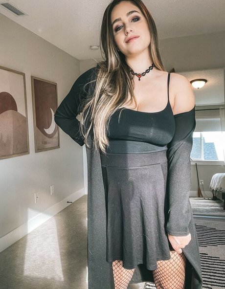 HayliNic model pretty archive