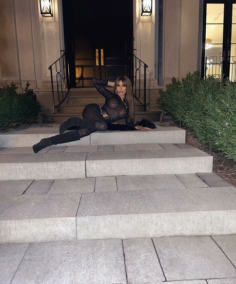 Amelia Maltepe hot pornstar image