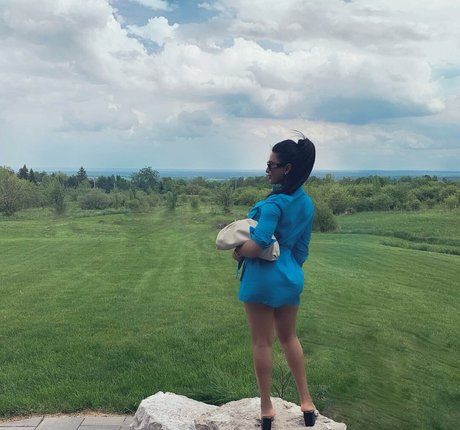 Amelia Maltepe perfect model image