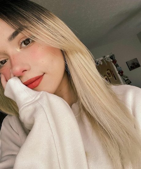 petite amateur onlyfans hot sexy pic