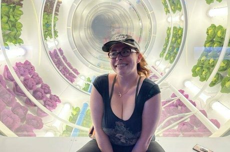 miss lollipop model pretty img