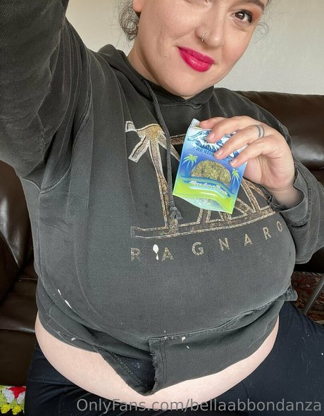 bellaabbondanza nude star picture