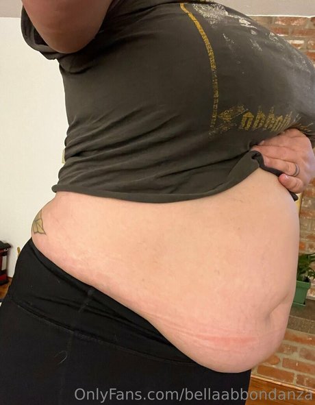 bellaabbondanza hd model img