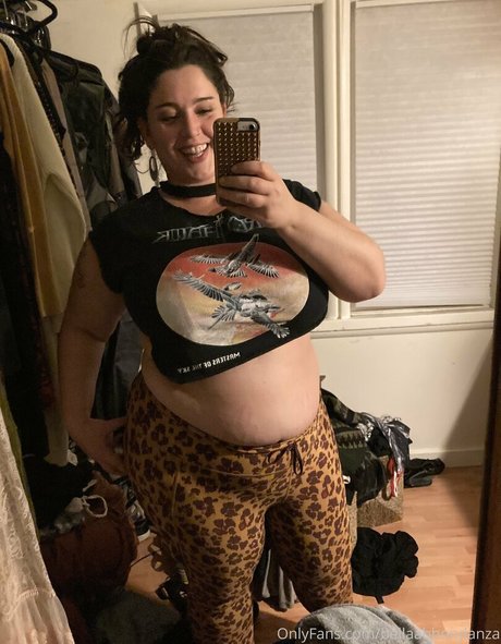 bellaabbondanza model high quality pic