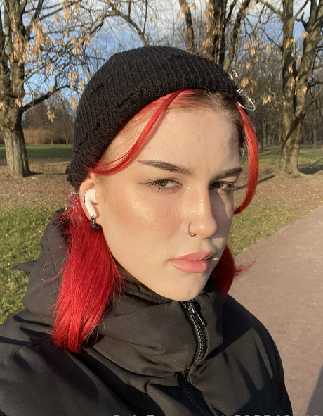 linda dragon hot actress picture