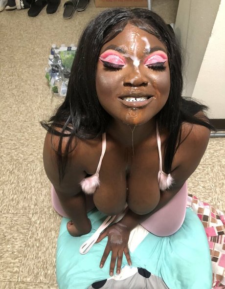 kianakakez pornographic model archive