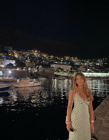 elsbels24 high quality pornstar gallery