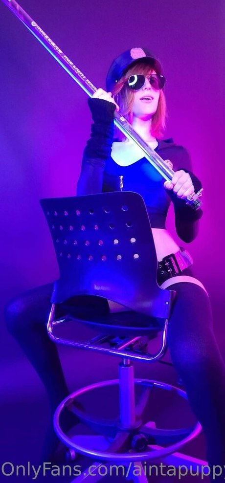 Aintapuppy nudes actress photo