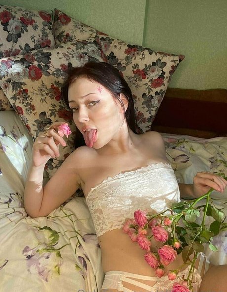 elliemooree star porn photo