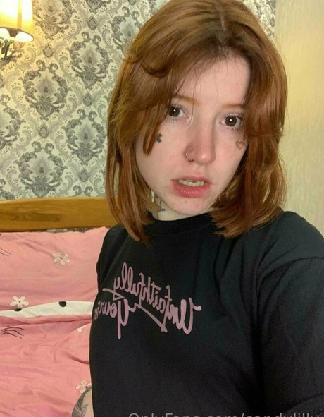 brattyauroravip pretty star pic