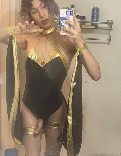 Monetforma model naked pictures