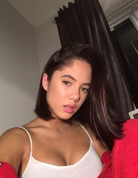 Saoirse Alicia Behzadi pornstar nude images