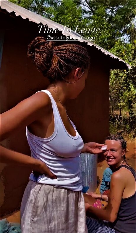 Paola Locatelli model sexy pic