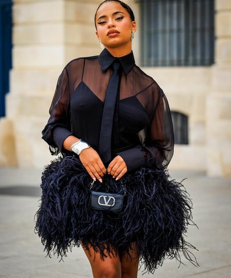 Paola Locatelli star pretty img