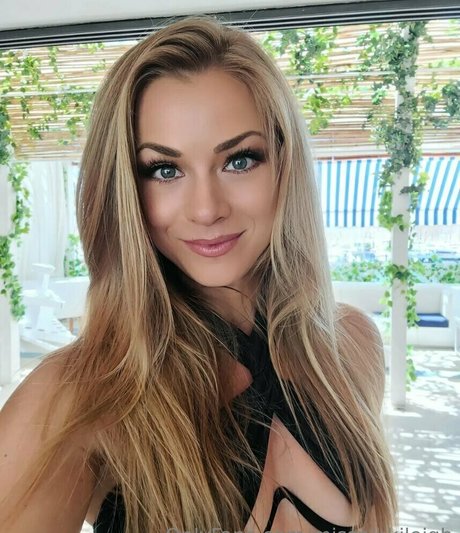 missnikkileigh model naked pic