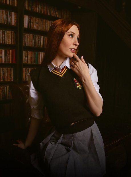 Maria Muller Cosplay high quality actress photo