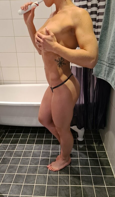 lilystrongfree porn model pics