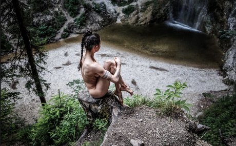 Stefanie Millinger model hd pics