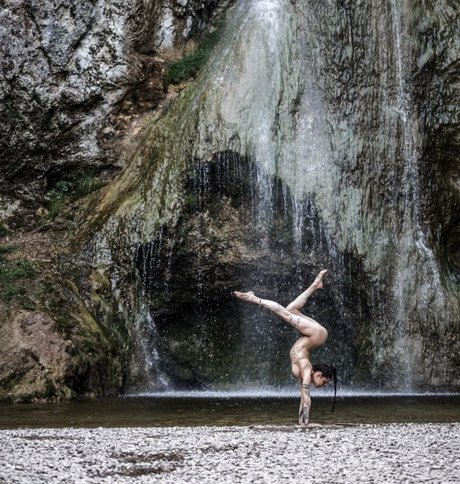 black threesome onlyfans pretty images