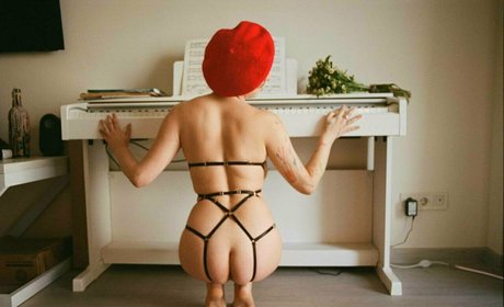 ladyy diamond model galleries