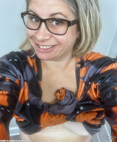 curvy4urpleasure nudes actress img