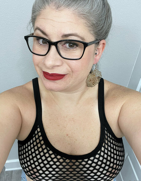 curvy4urpleasure beautiful actress pic