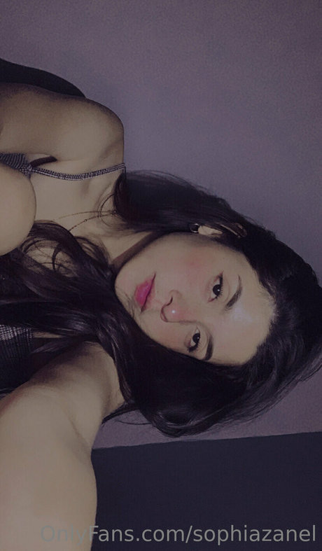 sophiazanel naked star images