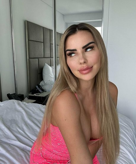 missninavip beautiful actress photos