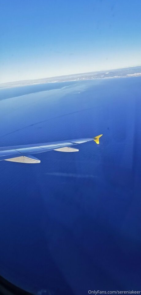 sereniakeer model nude photos