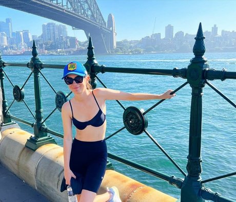 Amy Shark model xxx pic