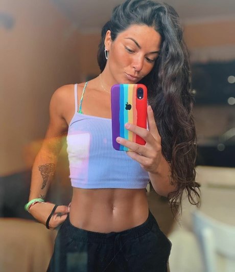 Delfi Granatto adult star img