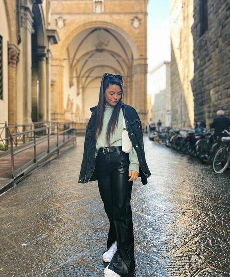 Delfi Granatto sex actress pic